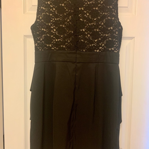Black and Lace evening, formal or cocktail dress. - Picture 4 of 8